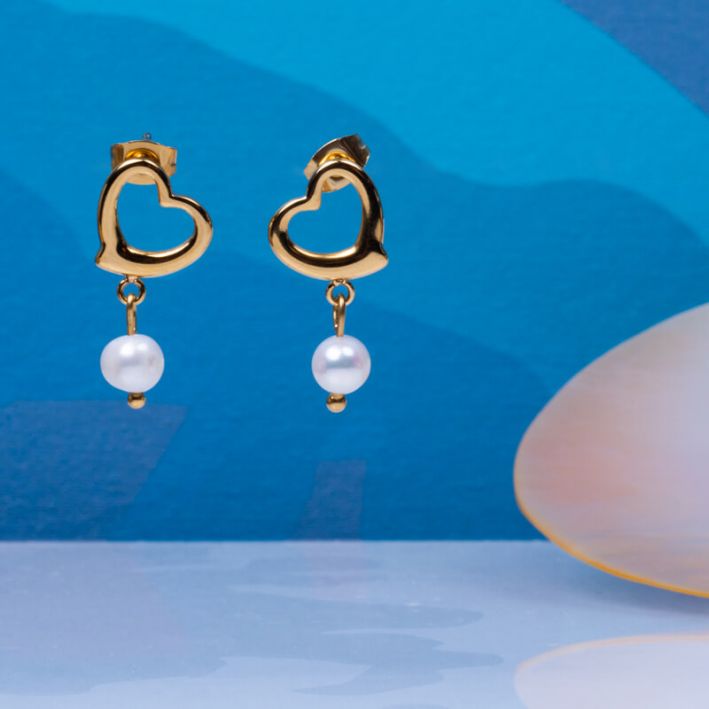 Boucles d'oreilles perles de culture sur acier doré en forme de coeur