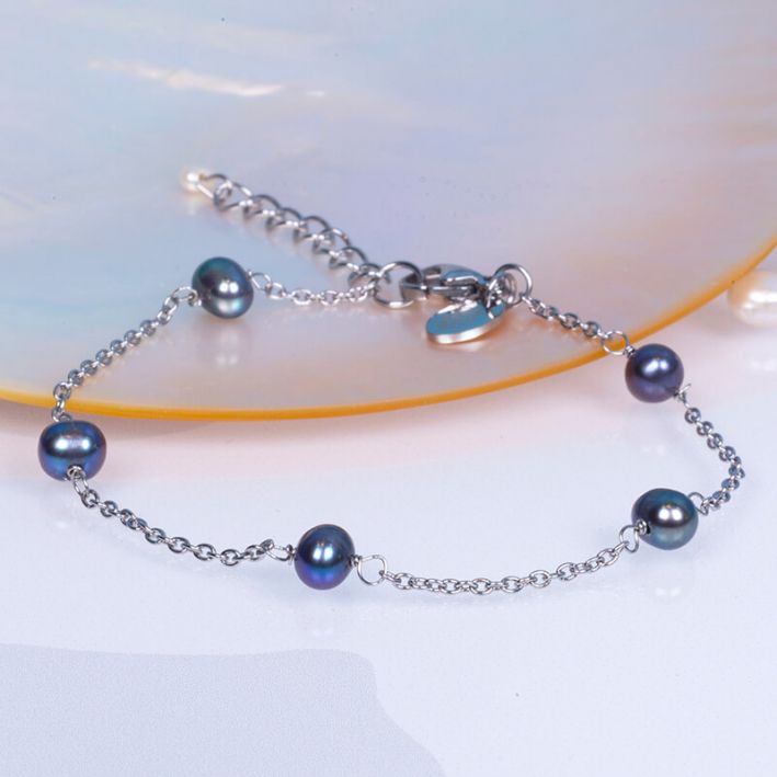 Bracelet BEATRIX petites perles de culture noires sur chaine 