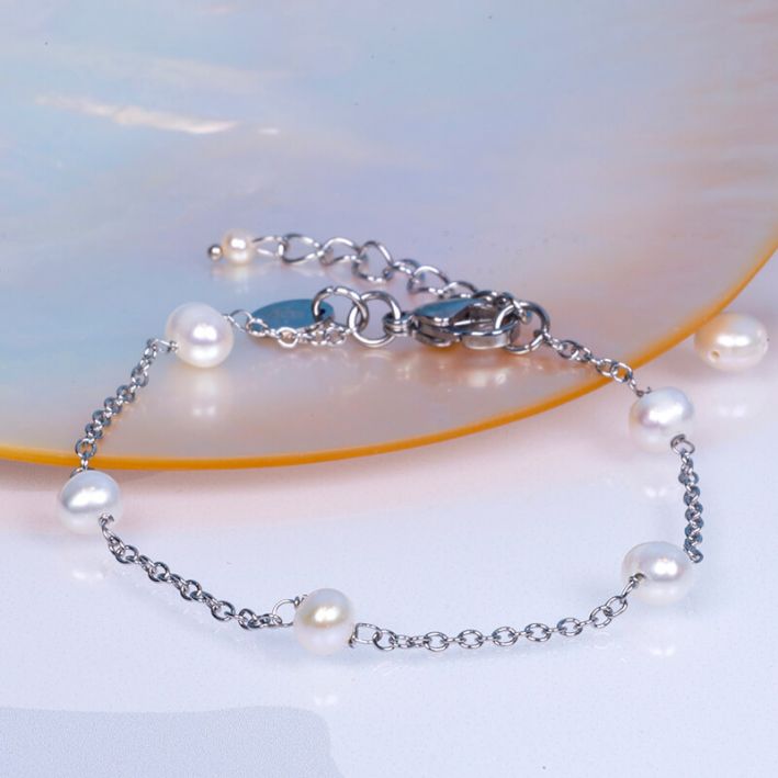 Bracelet PHOENIX petites perles de culture blanches sur chaine 