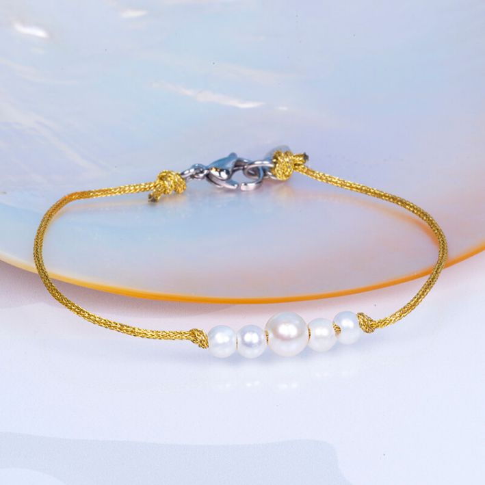 Bracelet AMELIE en coton ciré doré et perles de culture blanches