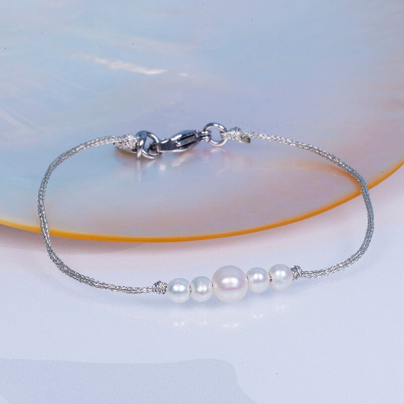 Bracelet ADELEen coton ciré argenté et perles de culture blanches