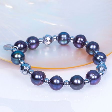 Bracelet perles de culture noires et perles d'hématite facettée