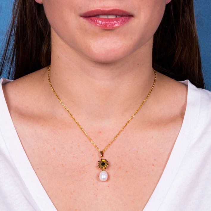 Collier ISAURE pendentif perles de culture sur soleil doré