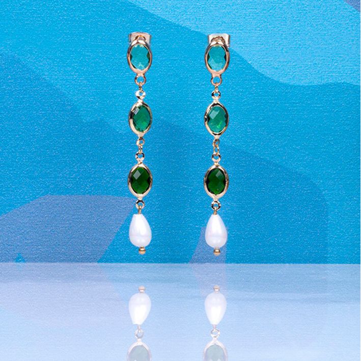 Boucles d'oreilles FORTUNA cristal dégradé de vert et perles de nacre