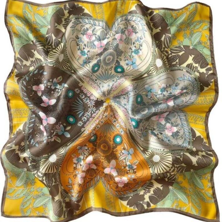 Foulard floral en soie et attache marine argentée
