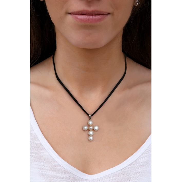 Pendentif Croix latine en véritables perles de culture blanches